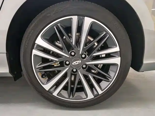 Arrizo 8 2023 high-energy version 2.0T DCT Royal купить на сайте DeffCars