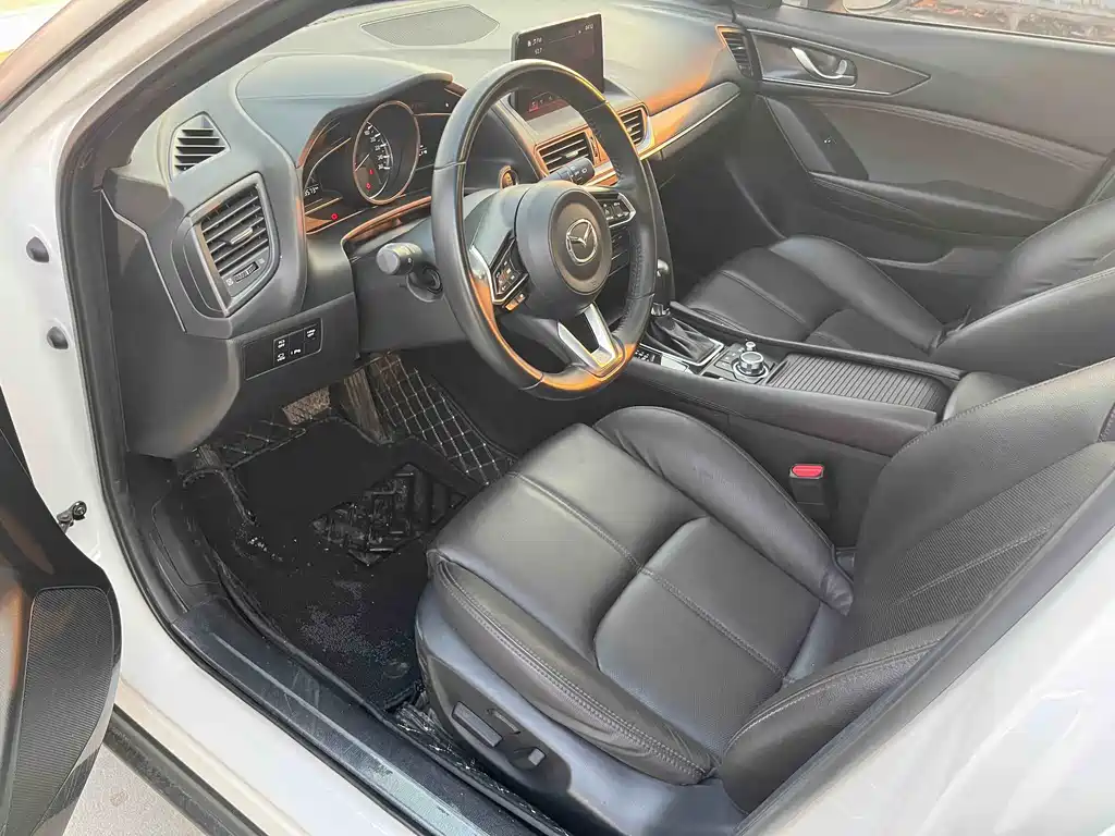 Mazda CX-4 2021 2.0L automatic two-wheel drive Blue Sky Premium Edition купить на сайте DeffCars
