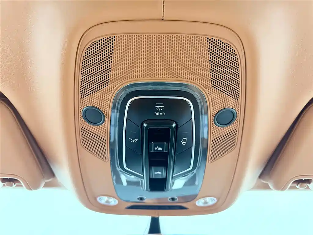 Bentayga 2016 6.0T Standard Edition купить на сайте DeffCars