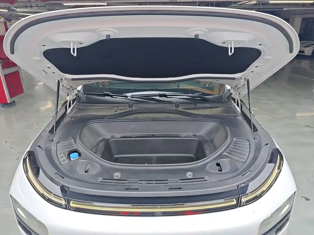 Xpeng G9 2022 model 702 Max купить на сайте DeffCars