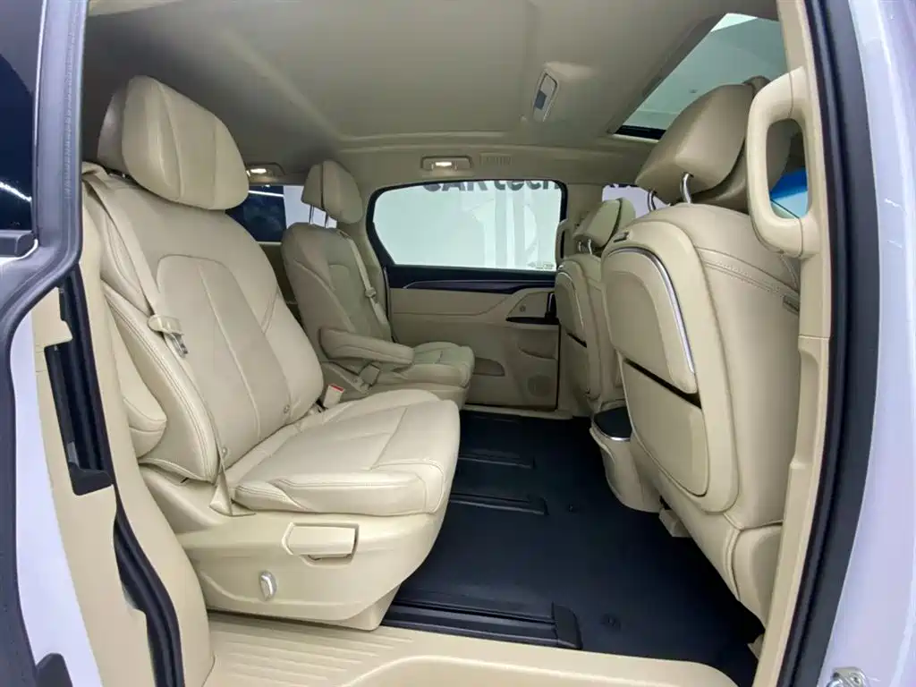 Buick GL8 2023 ES Lu Zun Exclusive Model купить на сайте DeffCars