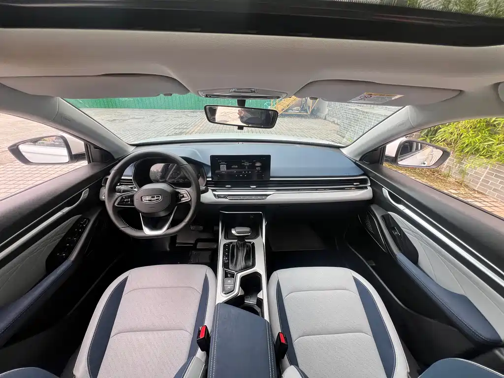 Emgrand 2022 4th generation 1.5L CVT flagship model купить на сайте DeffCars