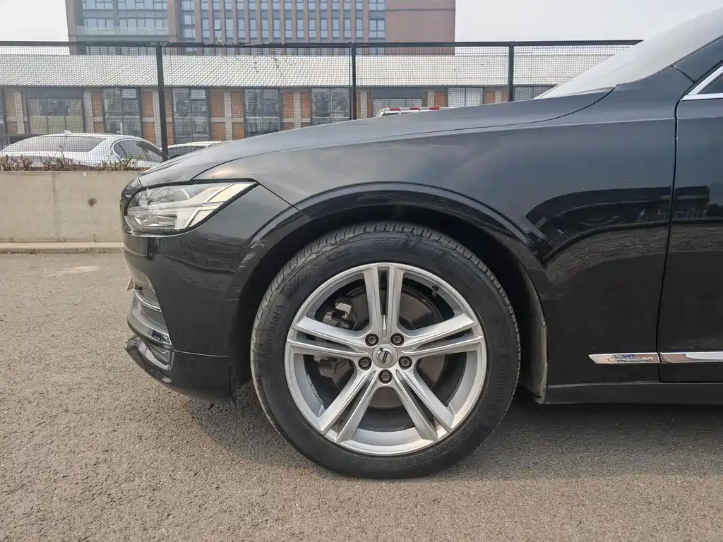 Volvo S90 2019 T5 Smart Edition купить на сайте DeffCars