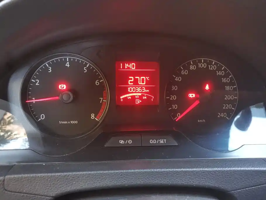 Santana 2015 1.6L Manual Fashion Edition купить на сайте DeffCars