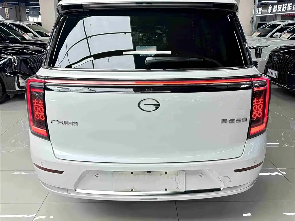 Trumpchi Yearning S9 2025 Qiankun UItra 6-seater купить на сайте DeffCars