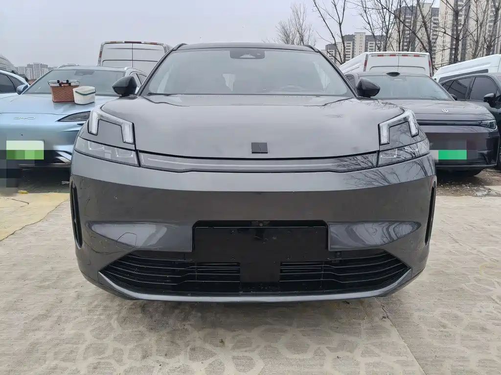 Lynk & Co 08 EM-P 2024 model 120km long range Plus купить на сайте DeffCars