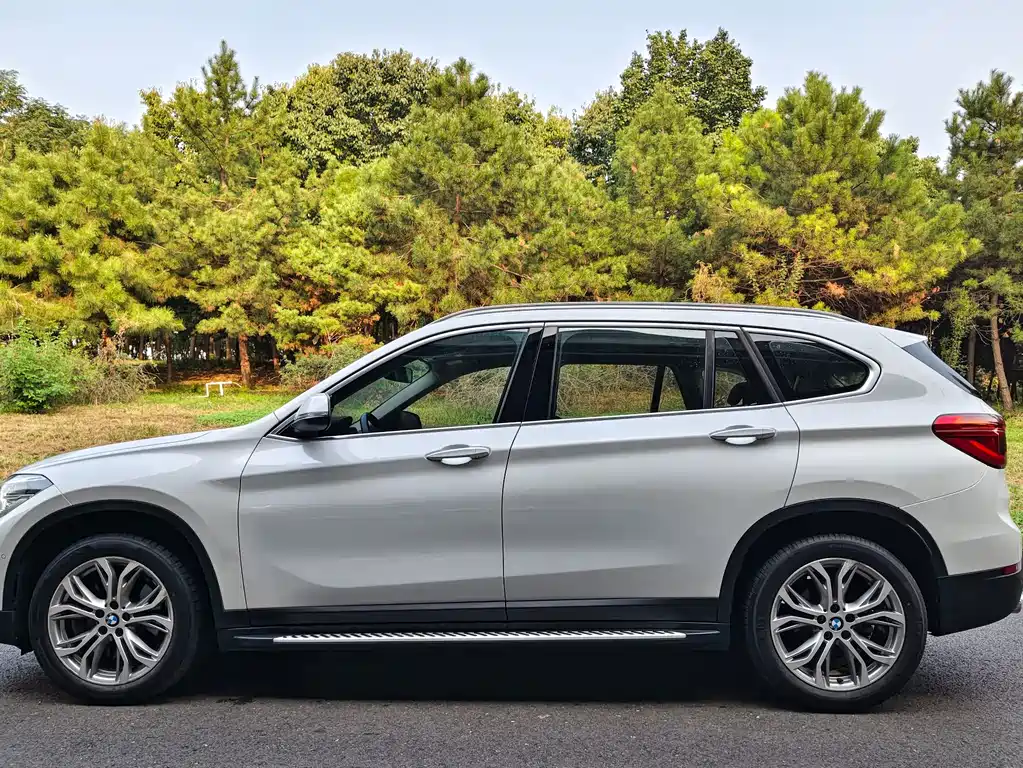 BMW X1 2019 sDrive20Li leading model купить на сайте DeffCars