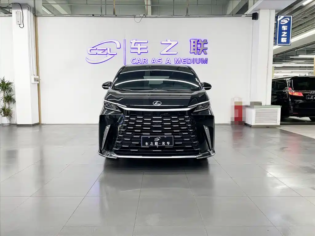 Lexus LM 2023 500h six-seater premium version купить на сайте DeffCars