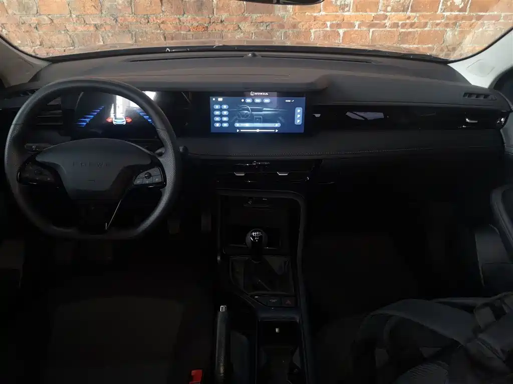 Roewe i5 2023 1.5L Manual Comfort Edition купить на сайте DeffCars