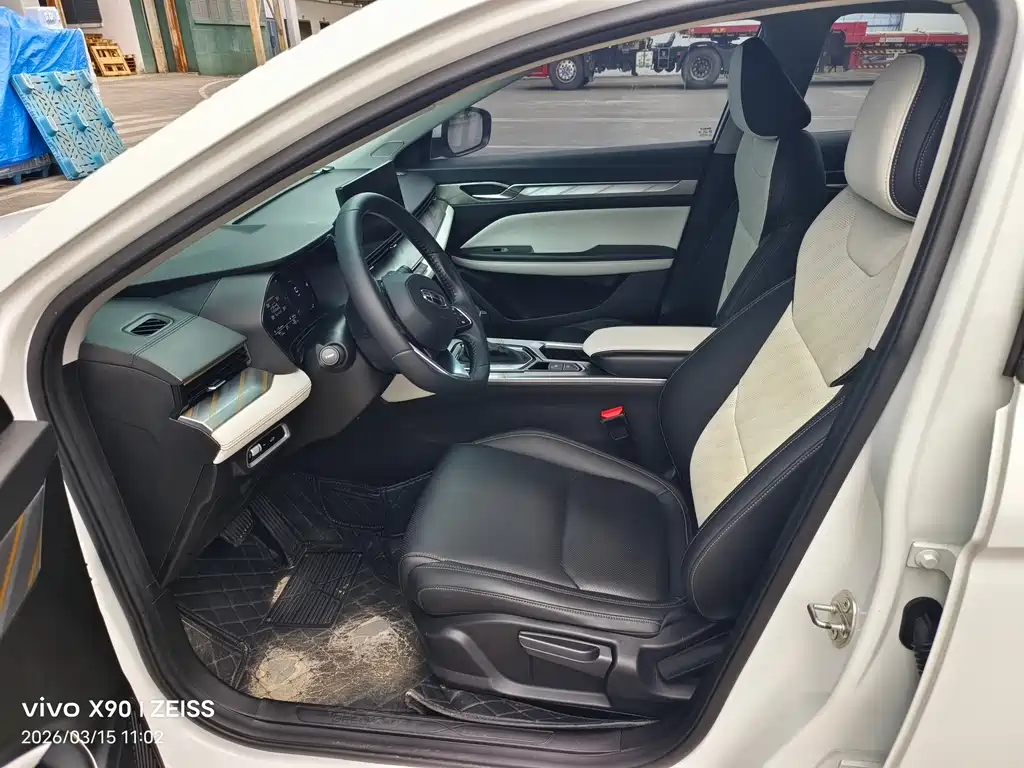 Emgrand L 2022 1.4T CVT flagship model купить на сайте DeffCars