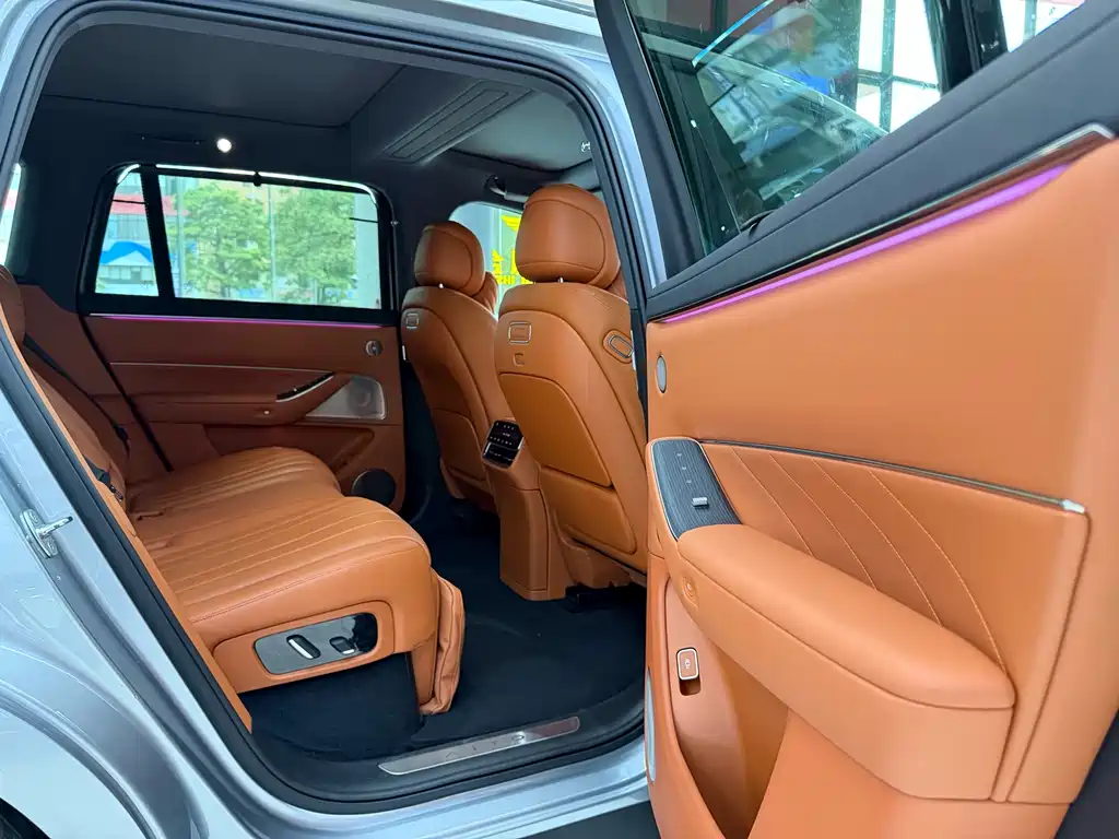 Wenjie M8 2025 extended range Ultra version 53.4kWh 5-seat version 192-line lidar) купить на сайте DeffCars