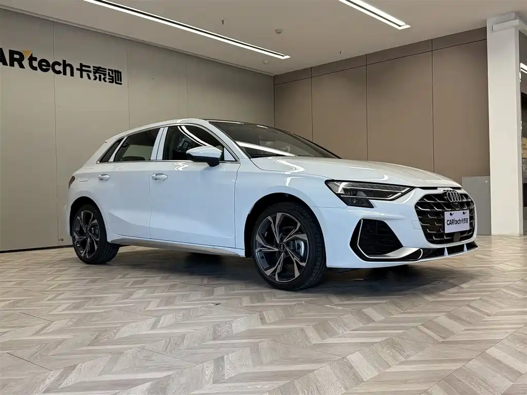 Audi A3 2025 Sportback 35TFSI Flying Spur Exclusive Model купить на сайте DeffCars