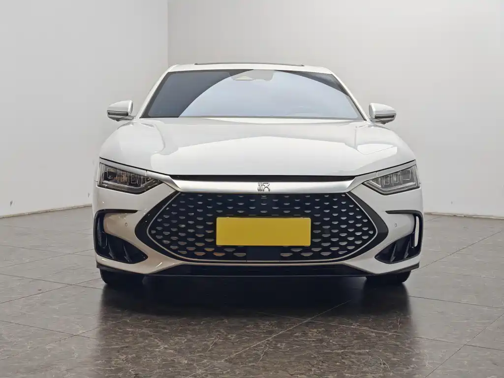 Han 2022 DM-i 121km Venerable купить на сайте DeffCars