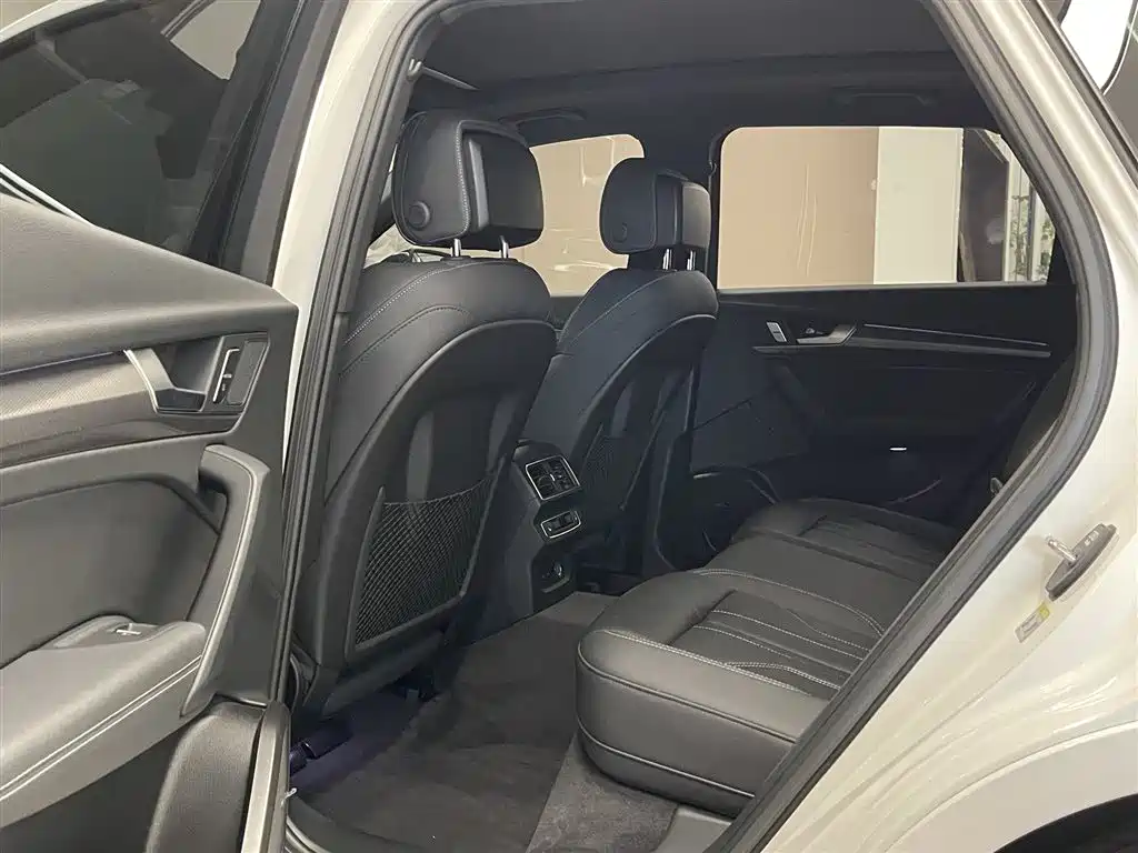 Audi Q5L 2024 40 TFSI luxury and dynamic model купить на сайте DeffCars