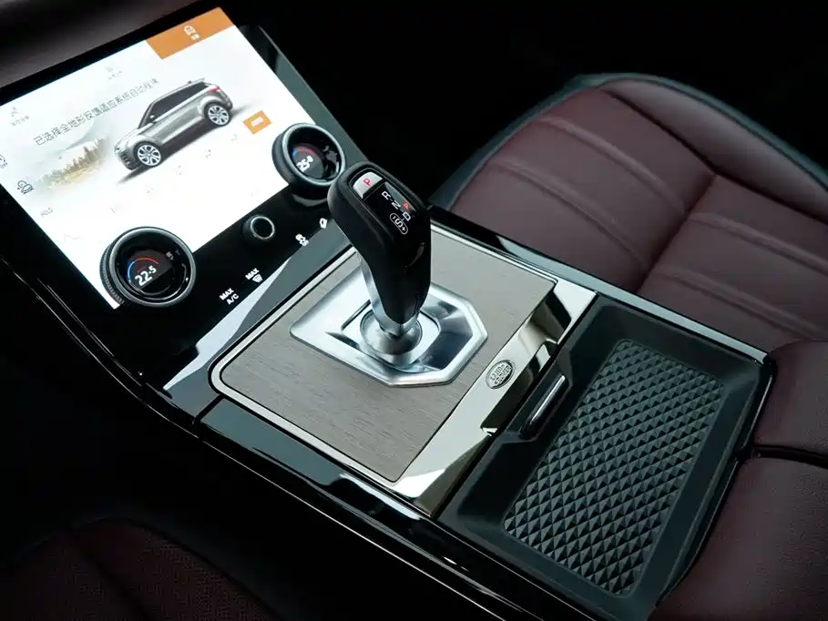 Range Rover Evoque 2023 Evoque L 249PS Deluxe Edition купить на сайте DeffCars