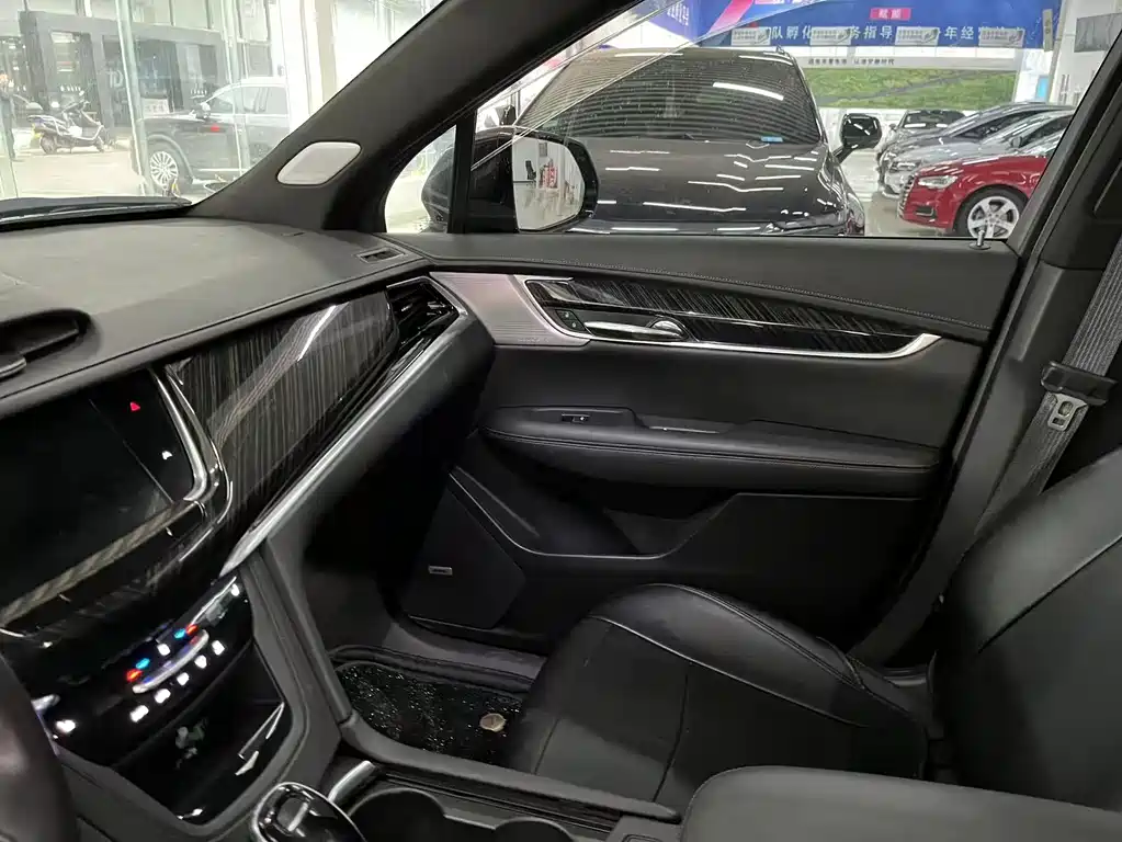 Cadillac XT6 2020 28T seven-seat four-wheel drive leading model купить на сайте DeffCars