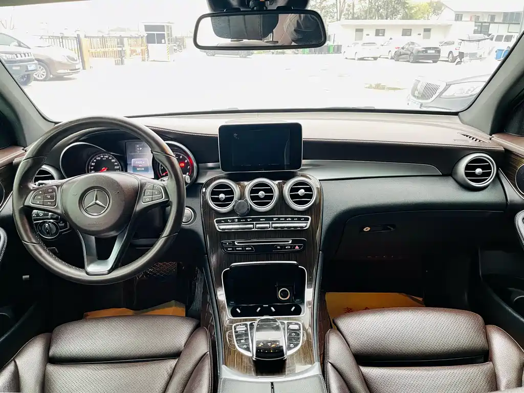Mercedes-Benz GLC 2018 GLC 260 4MATIC luxury model купить на сайте DeffCars