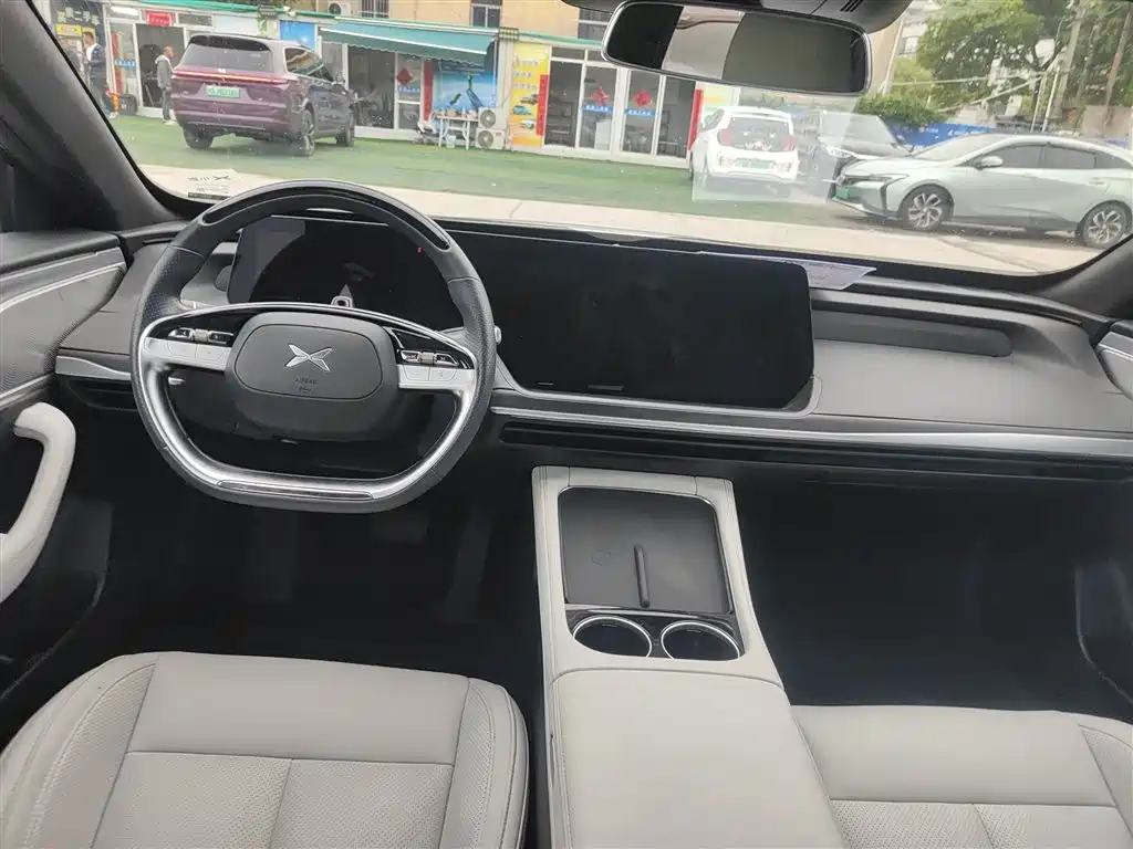 Xpeng P7 2024 model P7i 550 Pro купить на сайте DeffCars