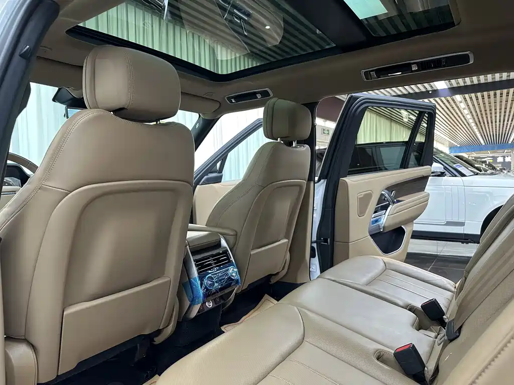 Range Rover 2023 3.0 L6 400PS Seven-seater Extended Edition купить на сайте DeffCars