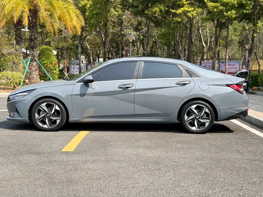 Elantra 2021 1.5L CVT LUX Premium Edition купить на сайте DeffCars