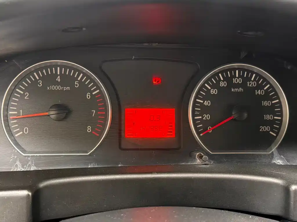 Lingzhi 2016 M3 1.6L 7-seat comfort model National V купить на сайте DeffCars