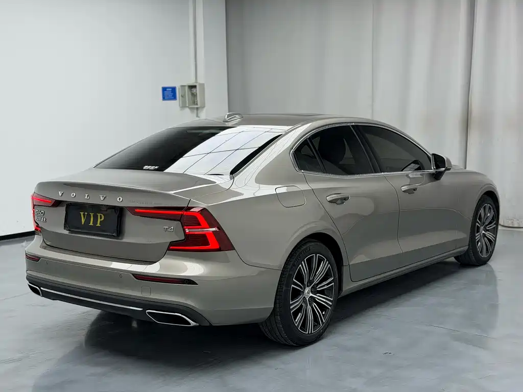 Volvo S60 2021 T4 Zhiyuan Luxury Edition купить на сайте DeffCars