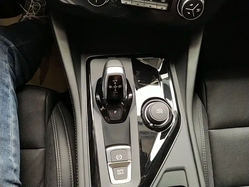 Lynk & Co 03 2022 1.5TD DCT Pro купить на сайте DeffCars