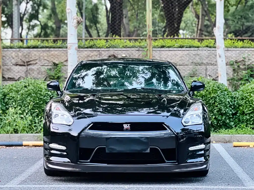 Nissan GT-R 2015 3.8T luxury brown and red interior version купить на сайте DeffCars