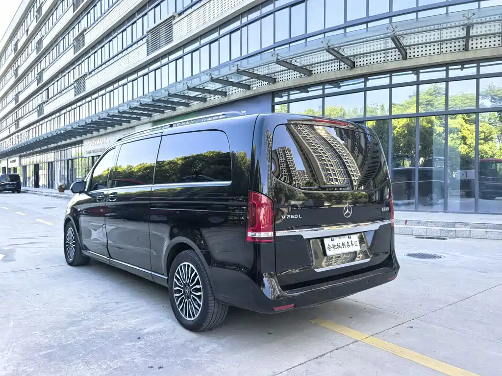 Mercedes-Benz V-Class 2017 V 260 L Premium Extended Edition купить на сайте DeffCars