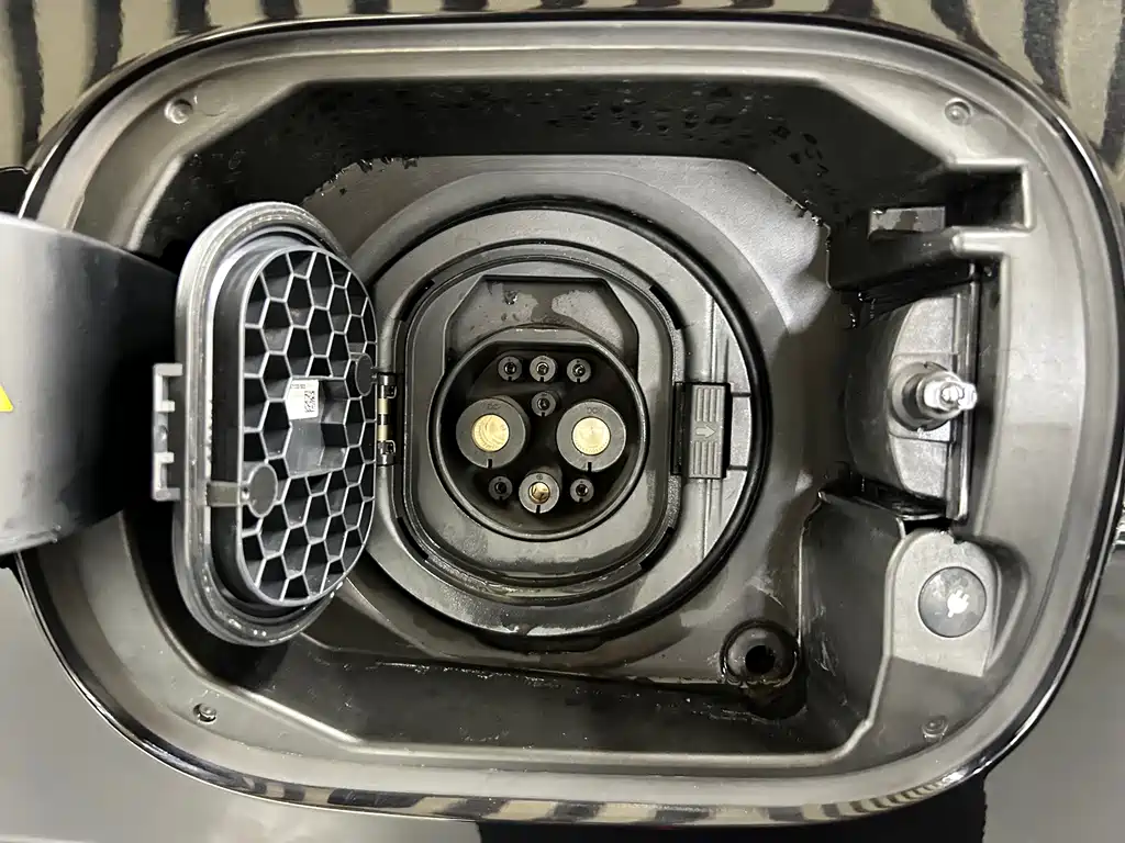 Mercedes-Benz GLE New Energy 2024 GLE 400 e 4MATIC купить на сайте DeffCars