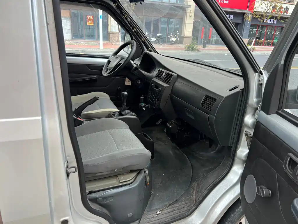 Wuling Rongguang small truck 2017 1.5L single row basic model L3C купить на сайте DeffCars