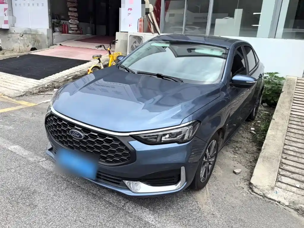 Escort 2021款 1.5L 自动钻石版 купить на сайте DeffCars