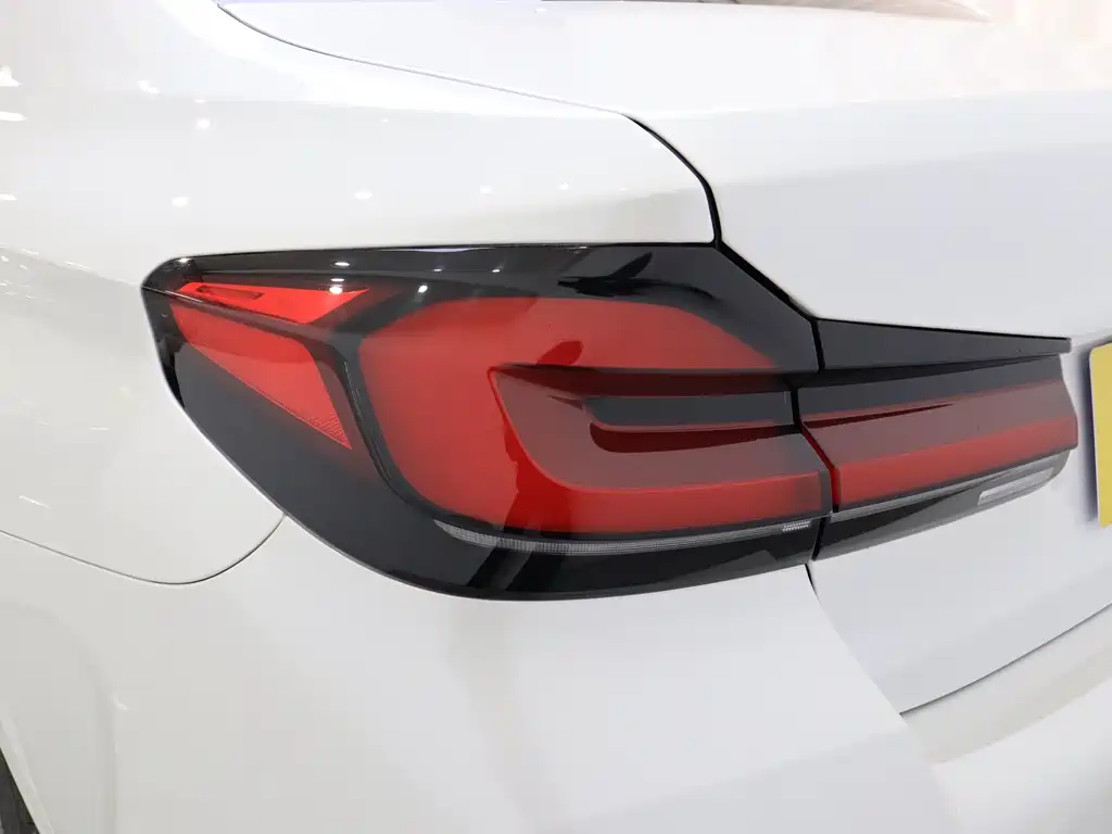BMW 5 Series 2023 facelift 530Li leading M sports package купить на сайте DeffCars