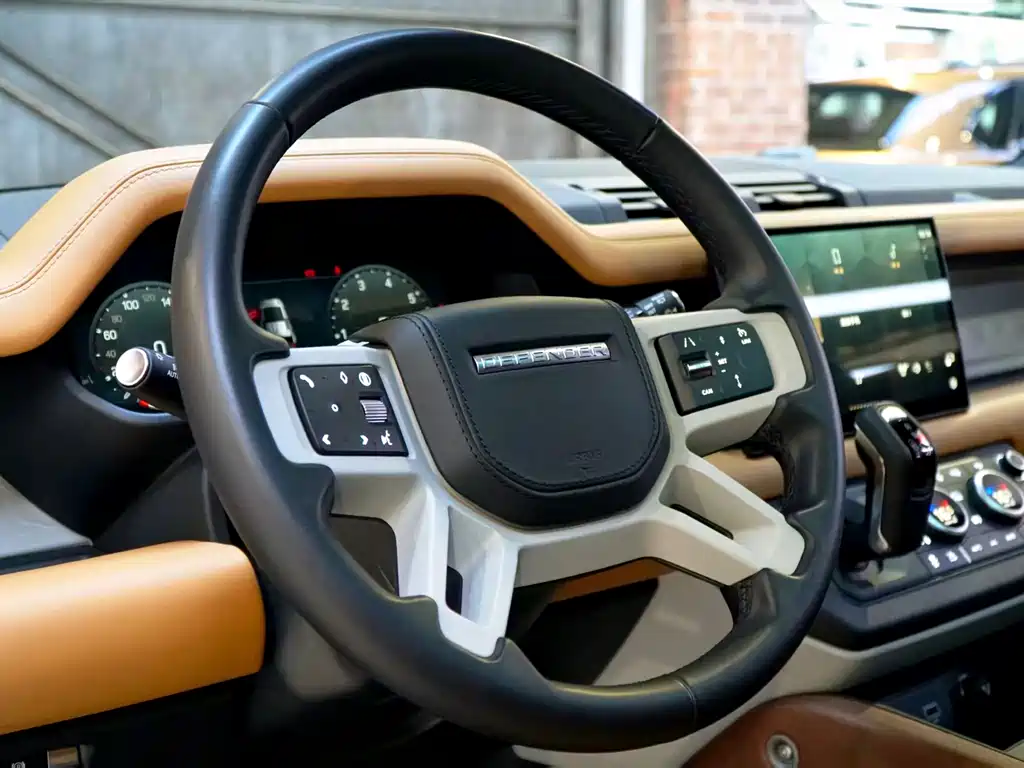 Land Rover Defender 2024 110 3.0T P400 X-DYNAMIC HSE купить на сайте DeffCars