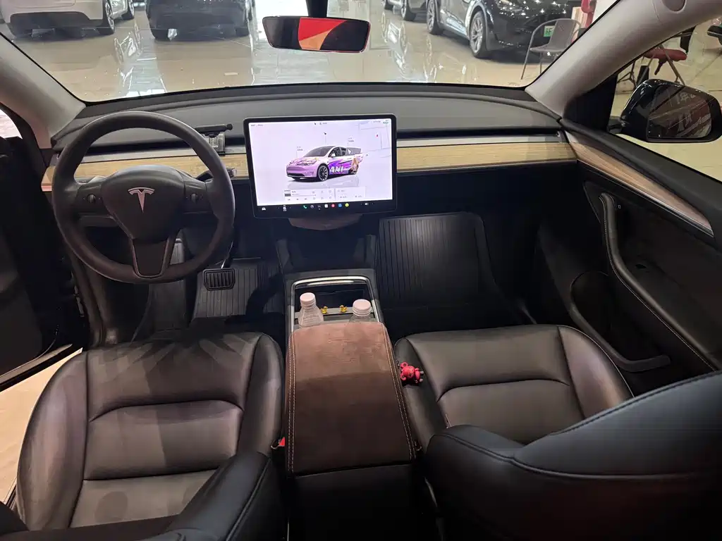 Model Y 2023 rear-wheel drive version купить на сайте DeffCars