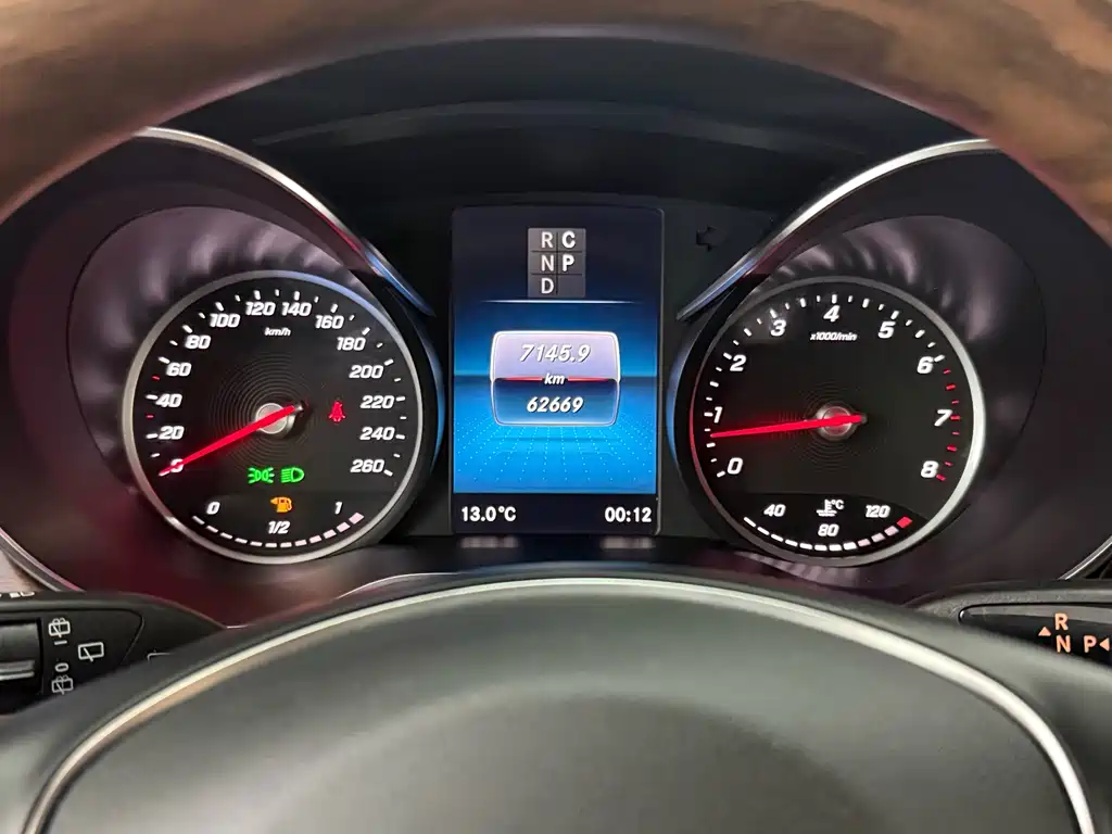 Mercedes-Benz V-Class 2021 V 260 L Long Wheelbase Luxury Edition купить на сайте DeffCars