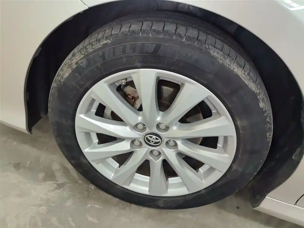 Camry 2018 2.0G Deluxe Edition купить на сайте DeffCars