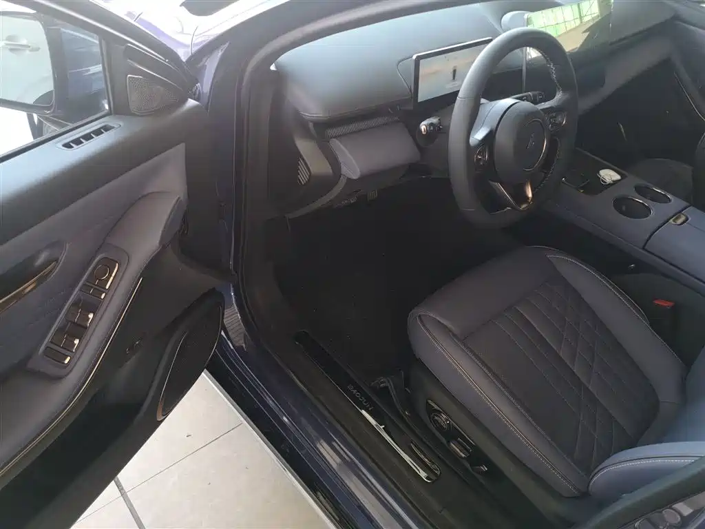 Baojun Xiangjing 2025 plug-in hybrid 140km luxury version купить на сайте DeffCars