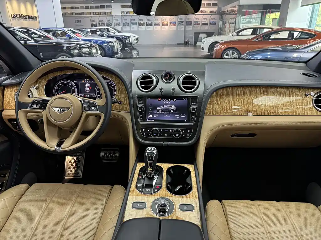 Bentayga 2017 6.0T Standard Edition купить на сайте DeffCars