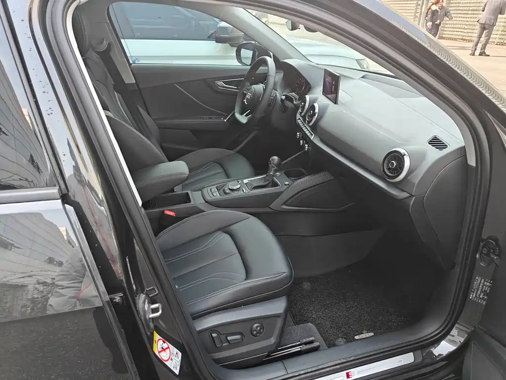 Audi Q2L 2025 35TFSI fashionable and dynamic купить на сайте DeffCars