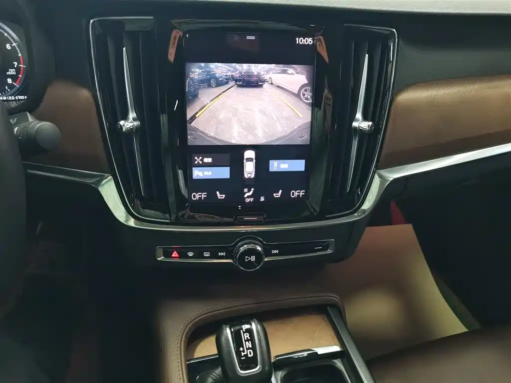Volvo S90 2020 T5 Zhiyi Luxury Edition купить на сайте DeffCars