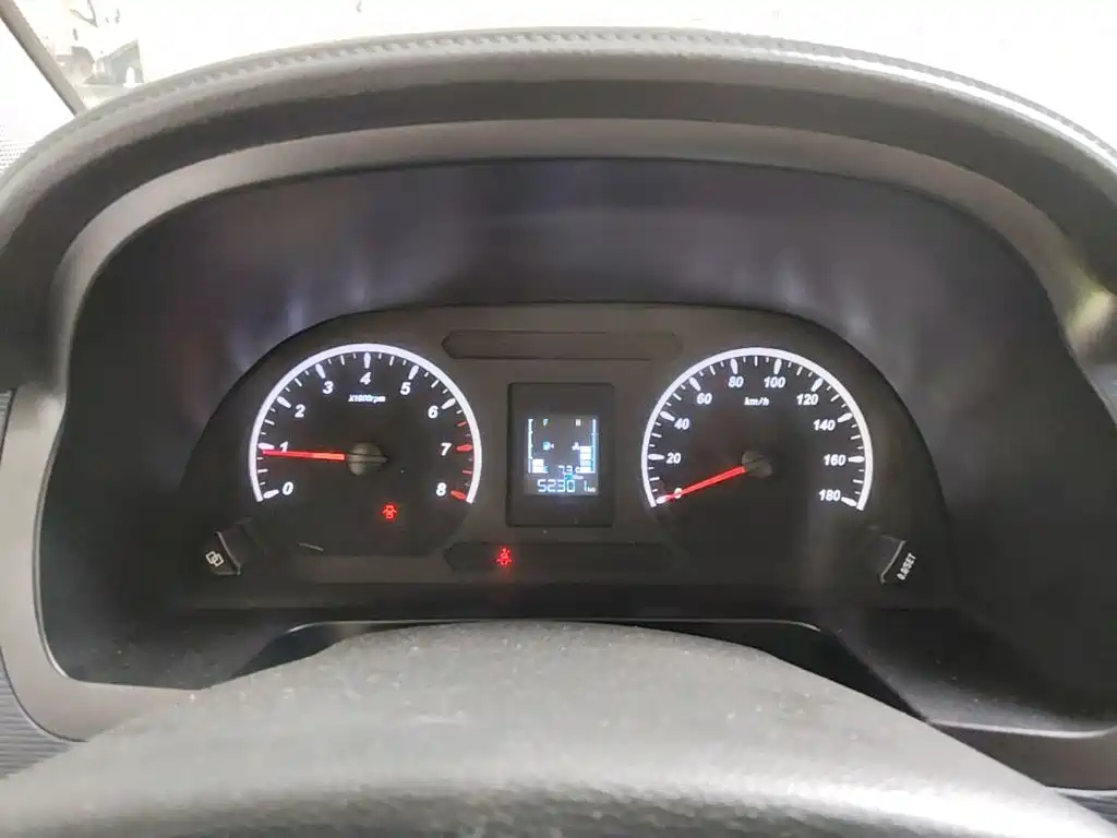 Lingzhi 2023 M5L 1.6L Basic 7-seater купить на сайте DeffCars