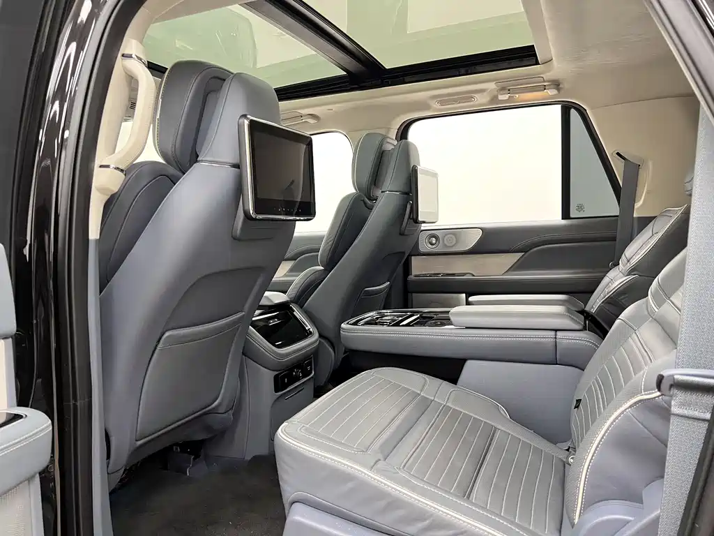 Navigator 2022 3.5T Long Axis Presidential Edition купить на сайте DeffCars