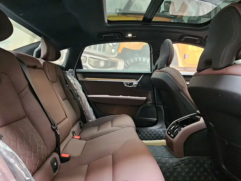 Volvo S90 2026 B5 Zhiyi Luxury Edition купить на сайте DeffCars