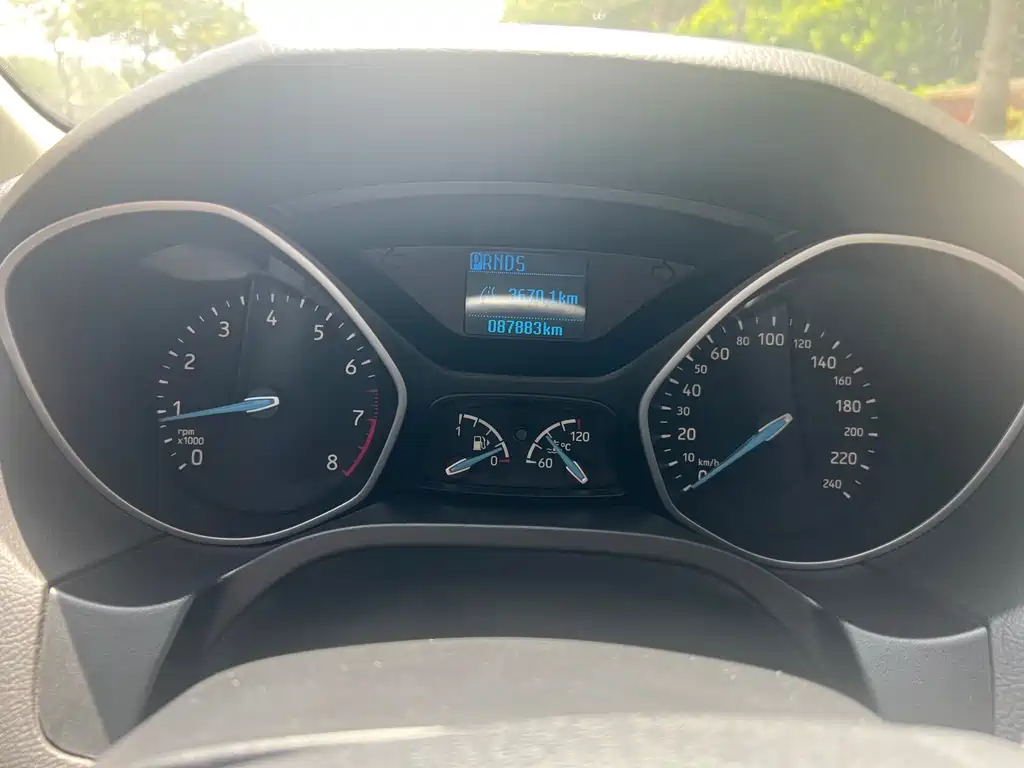 Focus 2017 Sedan 1.6L Automatic Comfort Smart Mobility Edition купить на сайте DeffCars