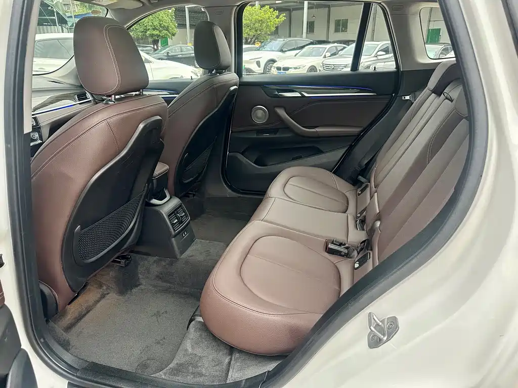 BMW X1 2022 xDrive25Li Exclusive Model купить на сайте DeffCars