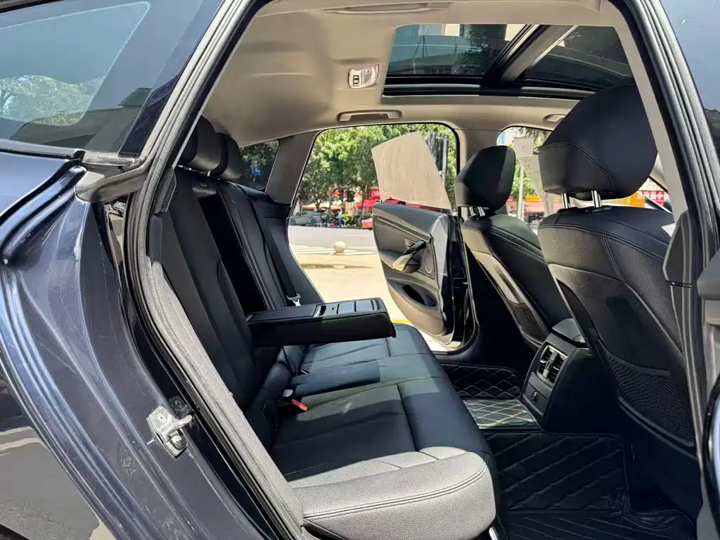 BMW 3 Series GT 2018 320i Luxury Design Package купить на сайте DeffCars