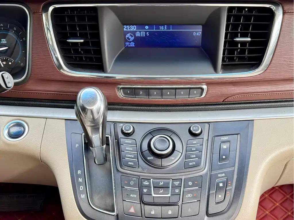 Buick GL8 2014 2.4L CT luxury business comfort version купить на сайте DeffCars