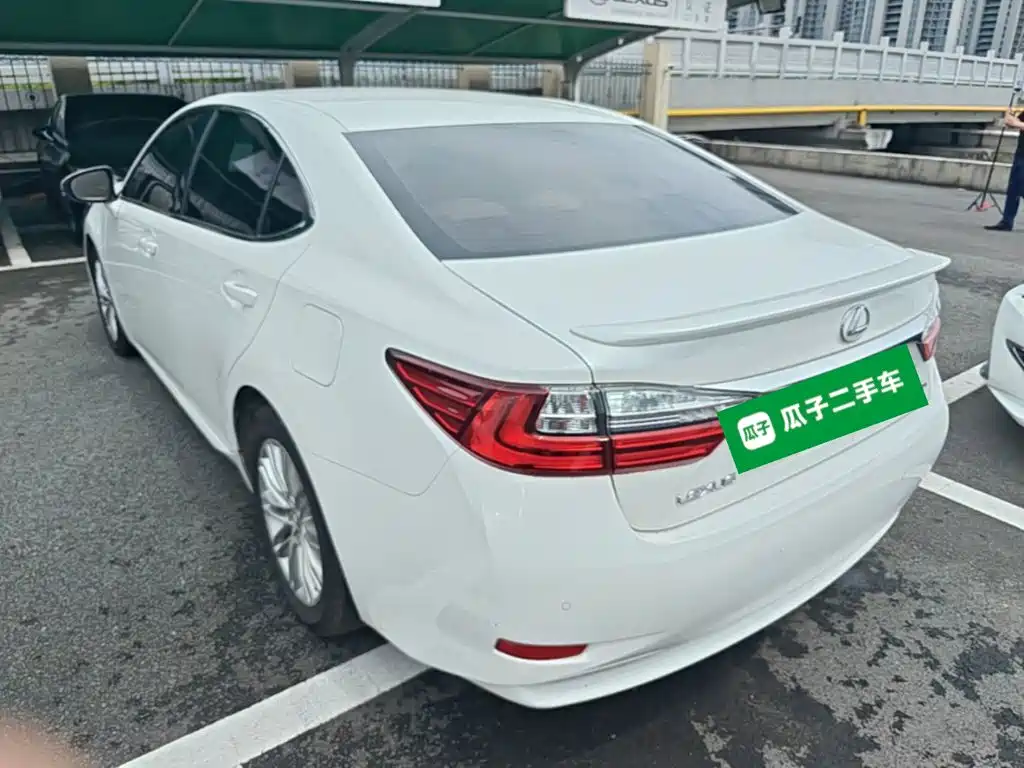 Lexus ES 2015 200 Elite Edition купить на сайте DeffCars