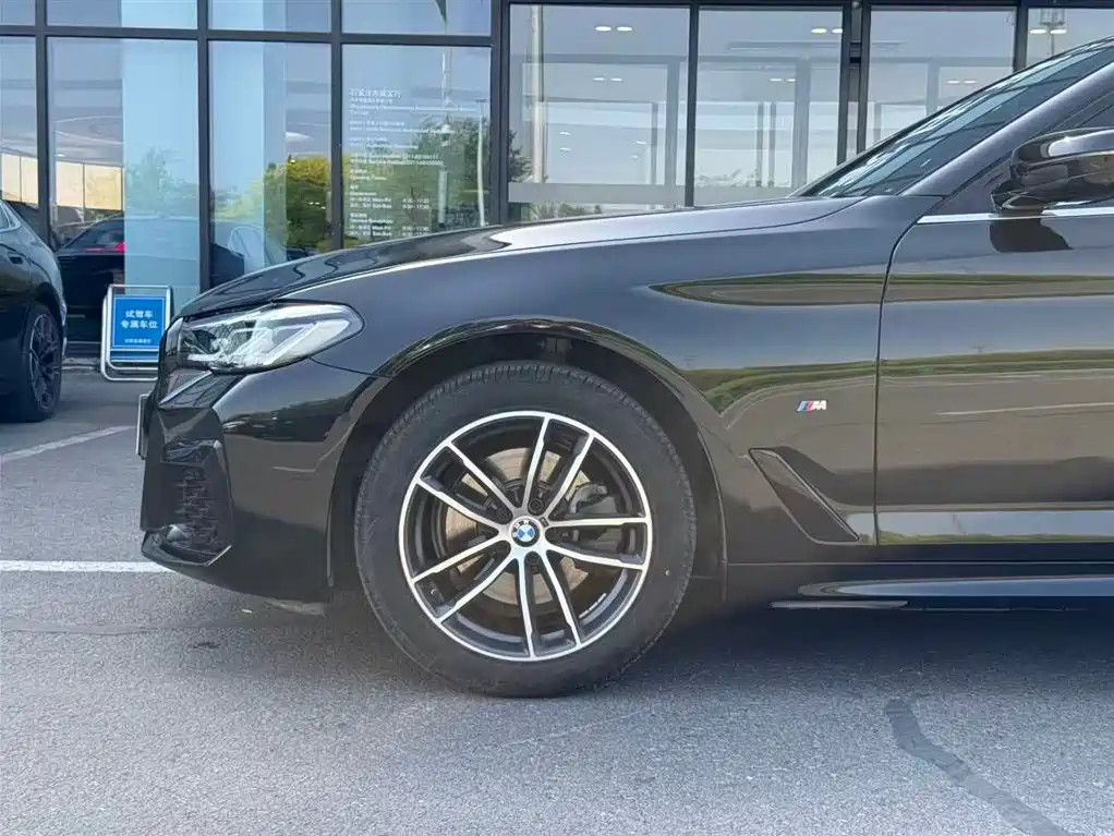BMW 5 Series 2022 525Li M Sports Package купить на сайте DeffCars